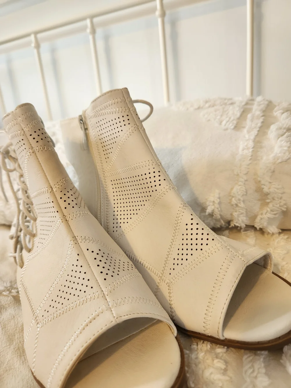 Brittany & CO Open-Toe Perforated Lace-Up Ankle Bootie - White Size 7.5